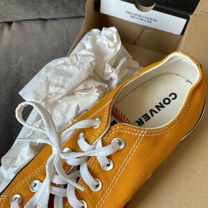 Mustard orangish /yellow great shape converse